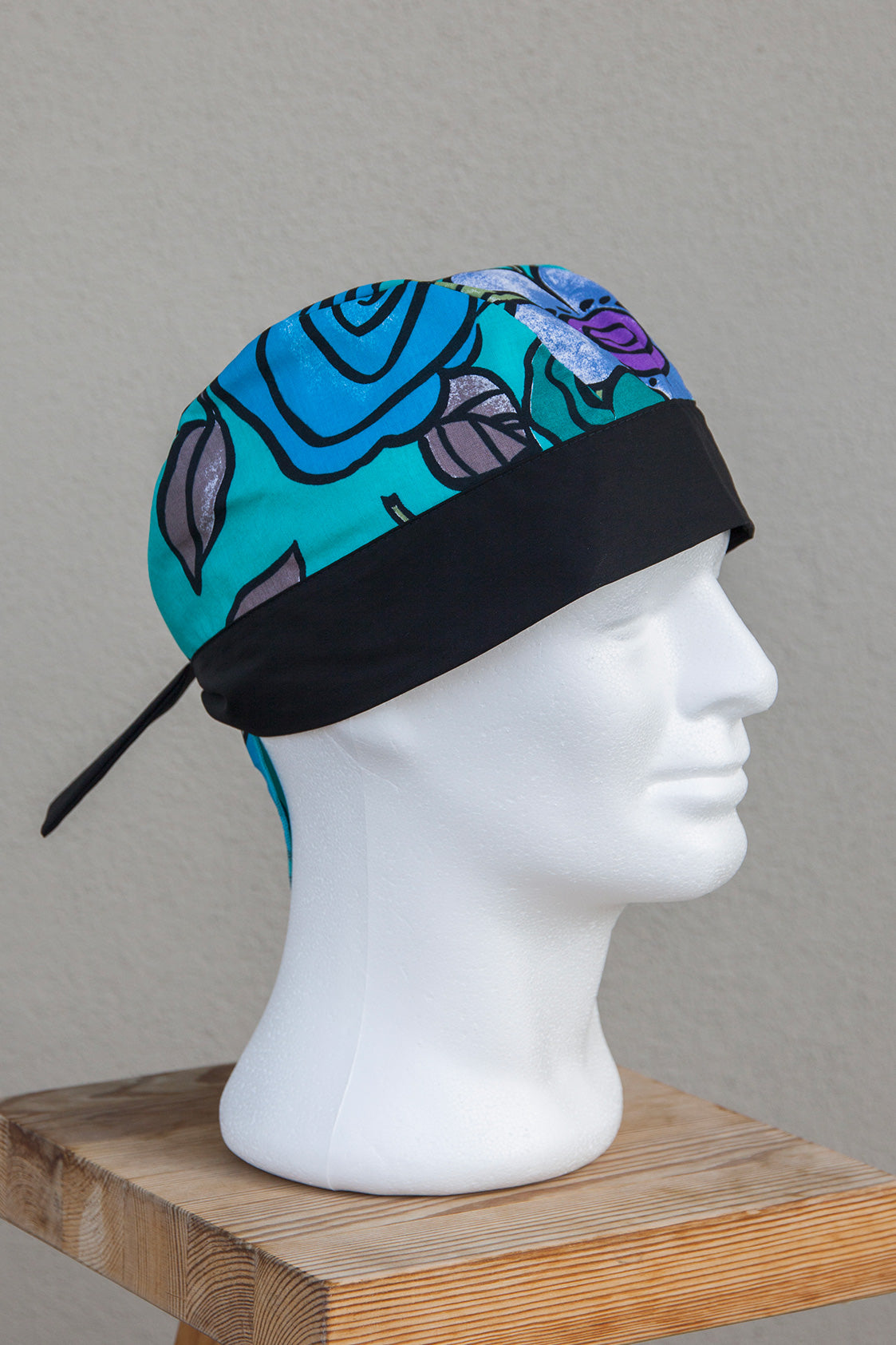 Bandana regolabile con lacci in  tessuto fantasia (BANDANA-FANT)