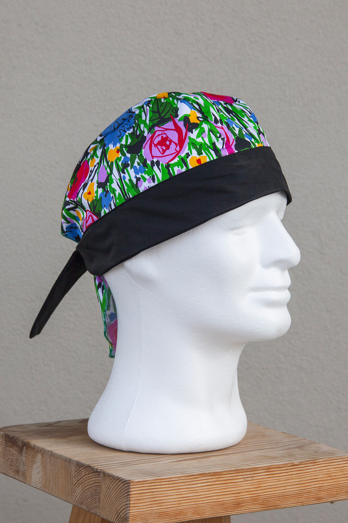 Bandana regolabile con lacci in  tessuto fantasia (BANDANA-FANT)