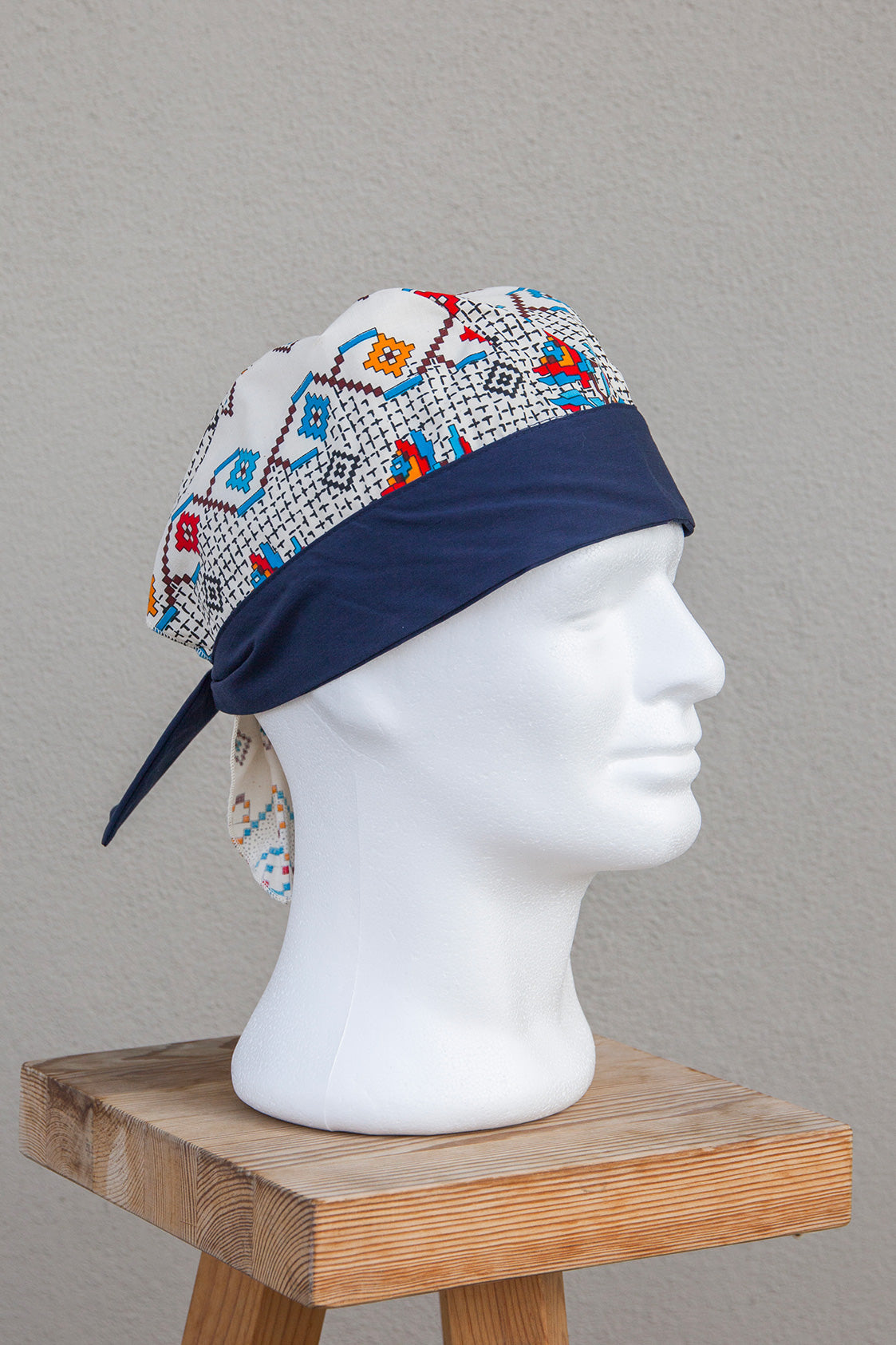 Bandana regolabile con lacci in  tessuto fantasia (BANDANA-FANT)